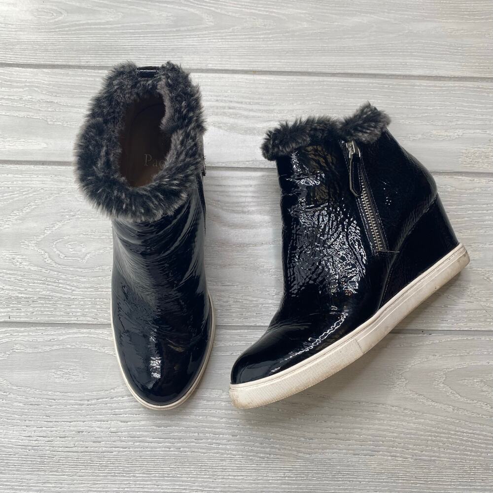 L. Paolo Black Patent Faux Leather & Grey Faux Fur Wedge Ankle Bootie Size 8